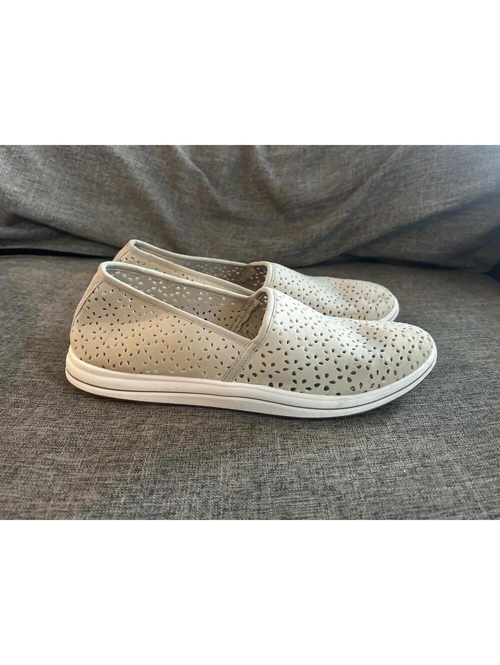 Clarks Cloudsteppers Breeze Emily Womens 10 Taupe Slip On Sneakers